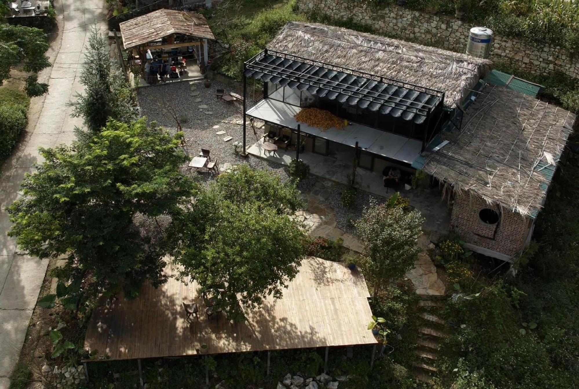 La Maison - *